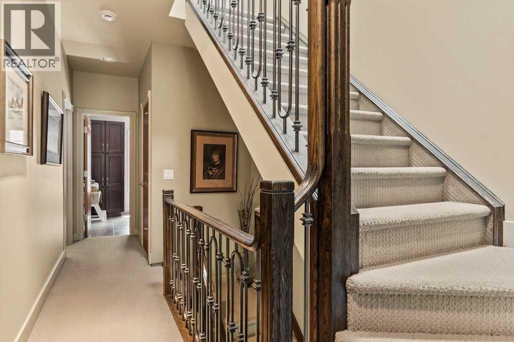 2421 Erlton Street Sw, Calgary, AB - Indoor Photo Showing Other Room