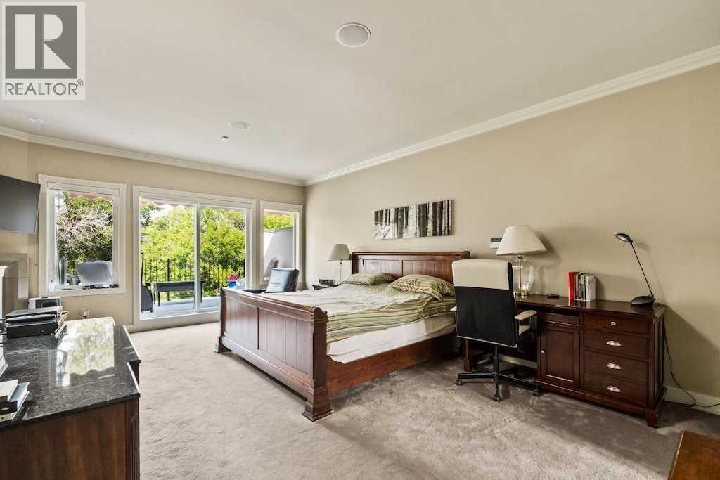 2421 Erlton Street Sw, Calgary, AB - Indoor Photo Showing Bedroom