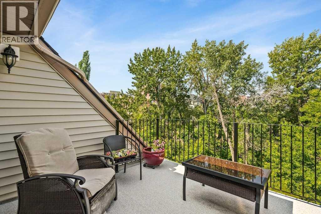 2421 Erlton Street Sw, Calgary, AB - Outdoor With Exterior