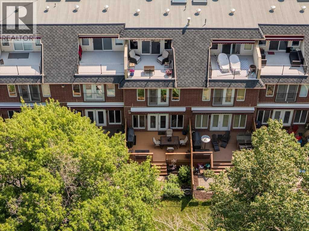 2421 Erlton Street Sw, Calgary, AB - Outdoor With Balcony