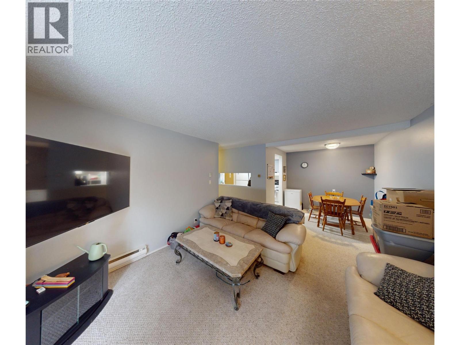 105A 1802 Alpine Drive, Elkford, BC - Indoor Photo Showing Living Room