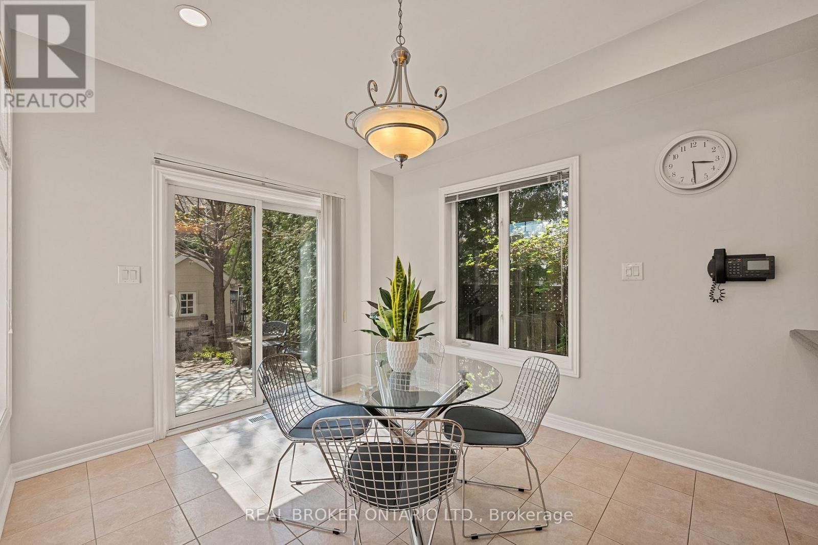 58 Calera Crescent, Vaughan, ON - Indoor Photo Showing Dining Room