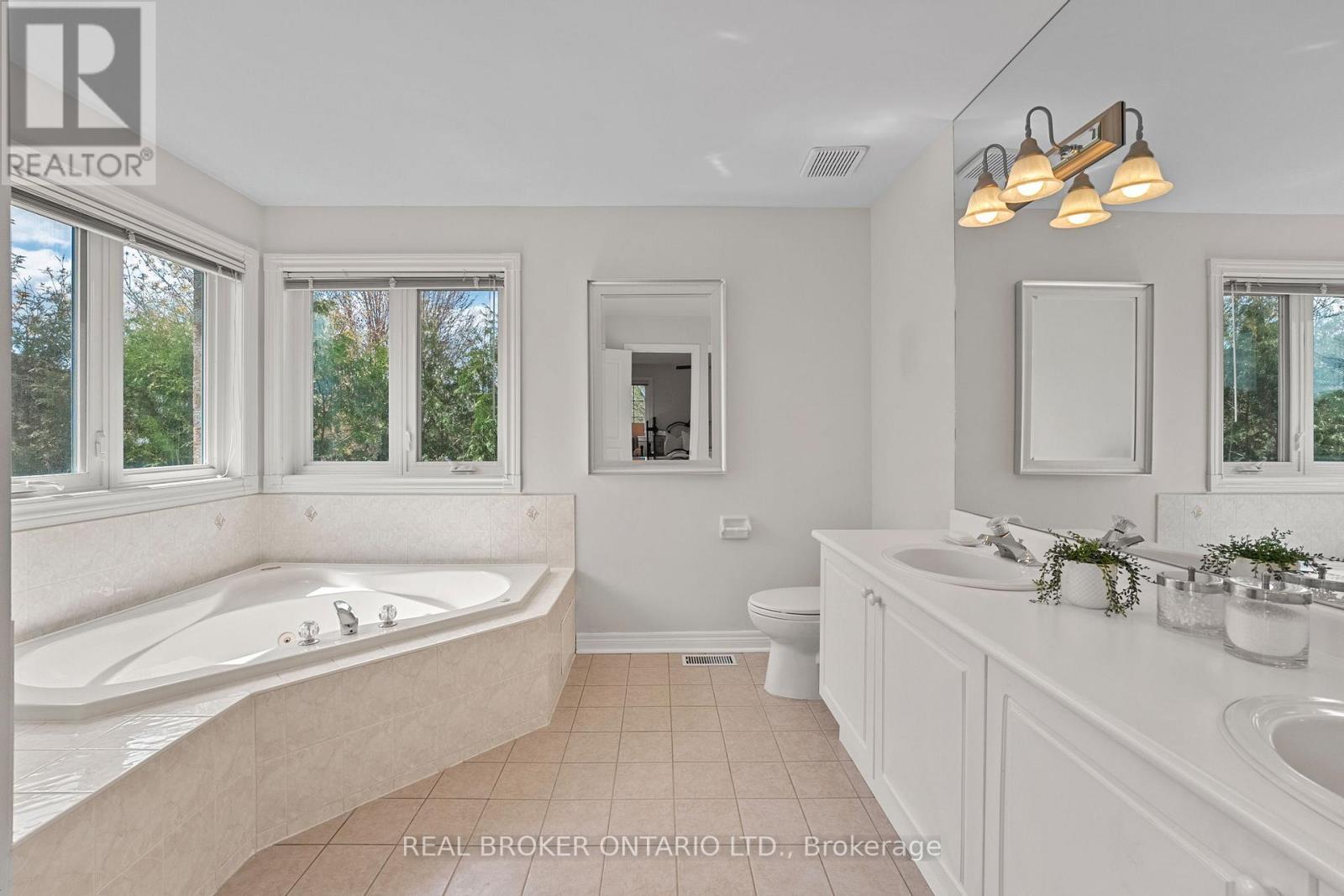 58 Calera Crescent, Vaughan, ON - Indoor Photo Showing Bathroom