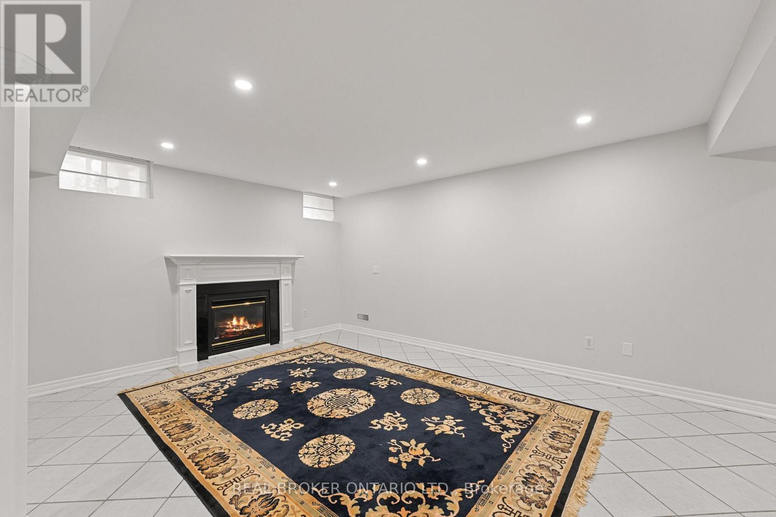 58 Calera Crescent, Vaughan, ON - Indoor With Fireplace