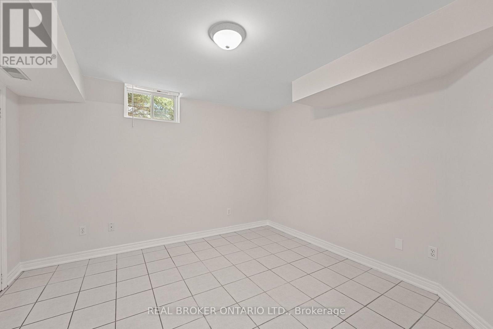 58 Calera Crescent, Vaughan, ON - Indoor Photo Showing Other Room