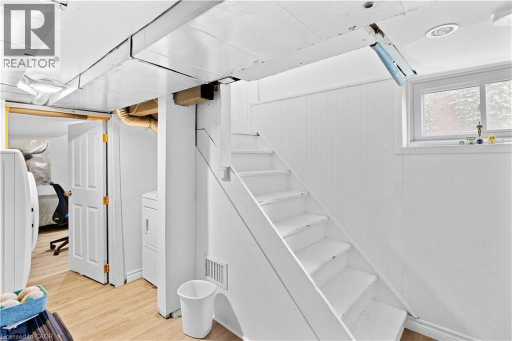 33 Cline Avenue N, Hamilton, ON - Indoor Photo Showing Other Room