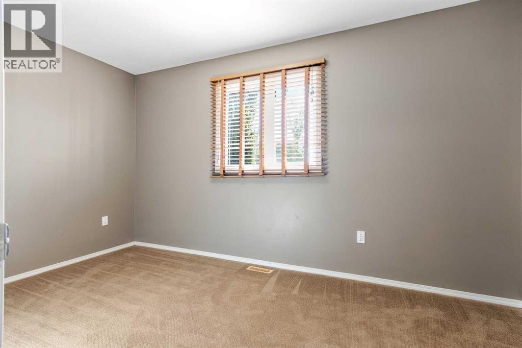 5105 21 Street Close, Lloydminster, AB - Indoor Photo Showing Other Room