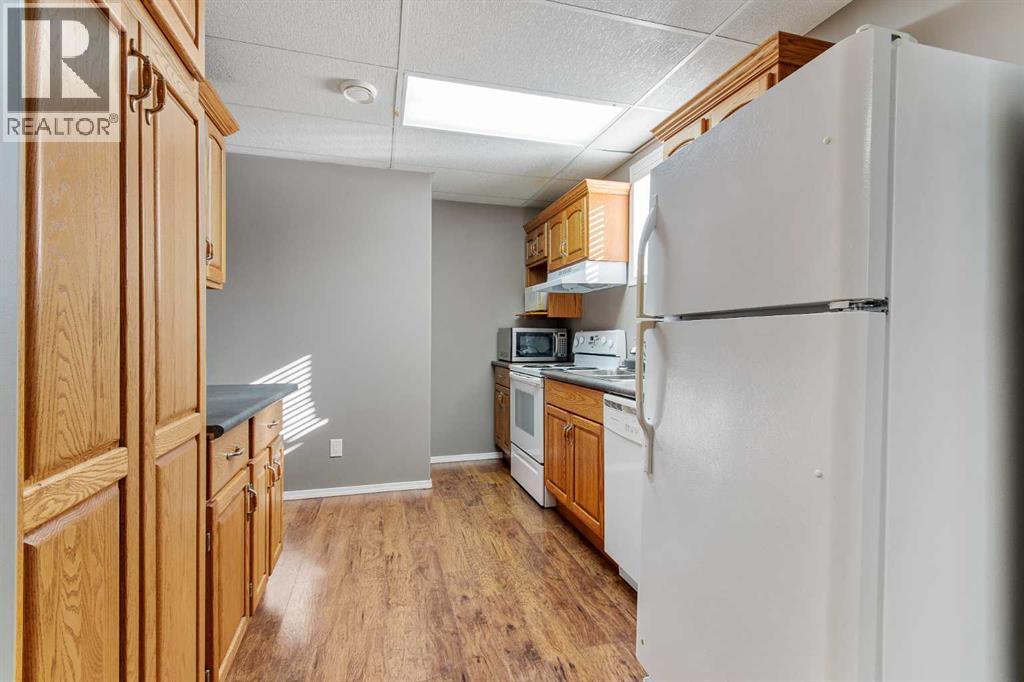 5105 21 Street Close, Lloydminster, AB - Indoor Photo Showing Other Room