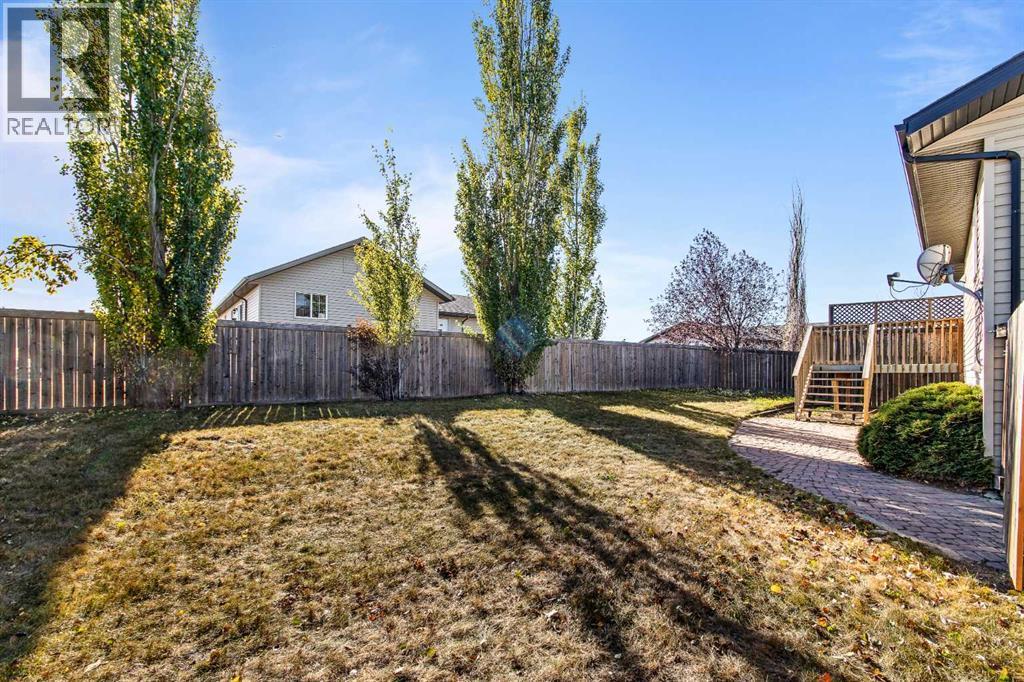 5105 21 Street Close, Lloydminster, AB - Outdoor