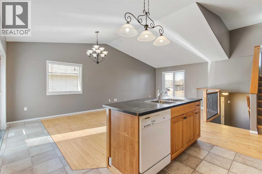 5105 21 Street Close, Lloydminster, AB - Indoor Photo Showing Kitchen With Double Sink