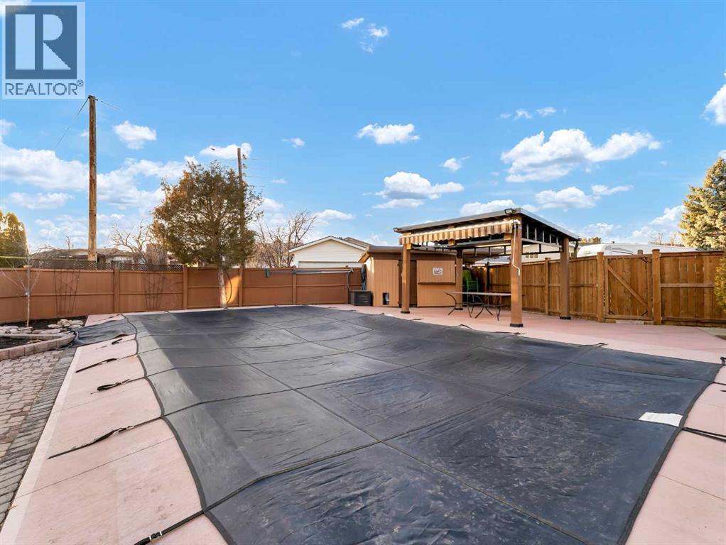 35 Horner Court Ne, Medicine Hat, AB - Outdoor