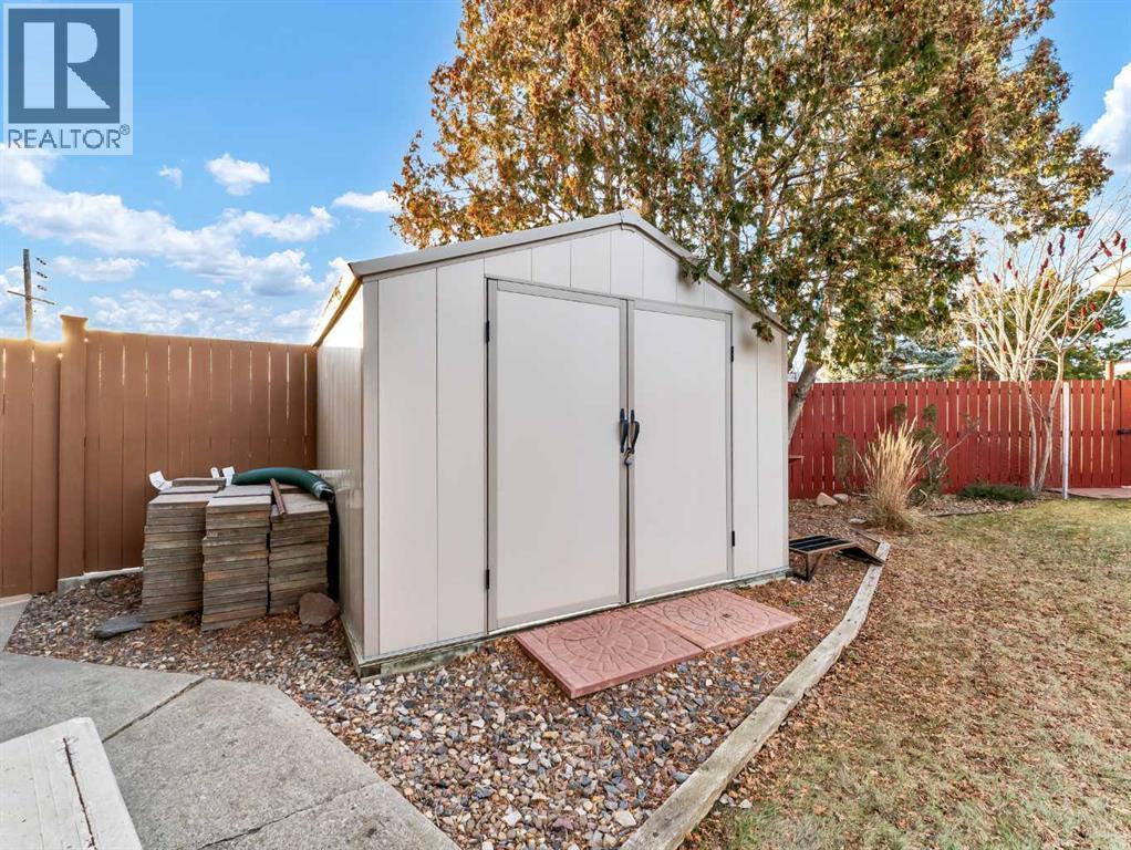 35 Horner Court Ne, Medicine Hat, AB - Outdoor