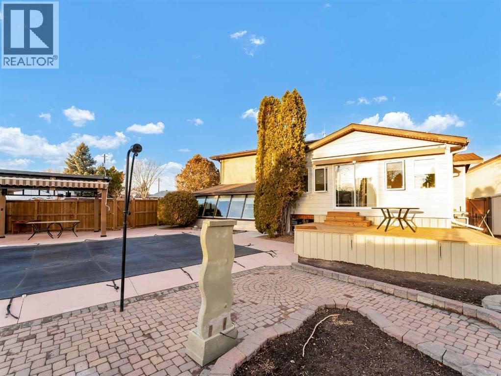 35 Horner Court Ne, Medicine Hat, AB - Outdoor