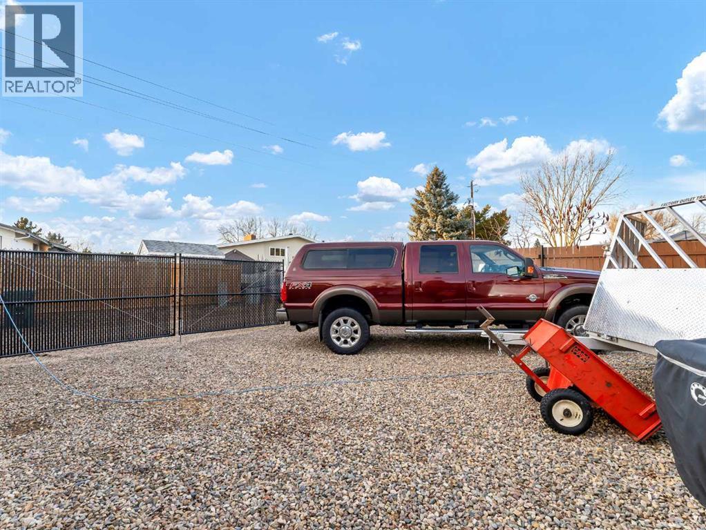 35 Horner Court Ne, Medicine Hat, AB - Outdoor