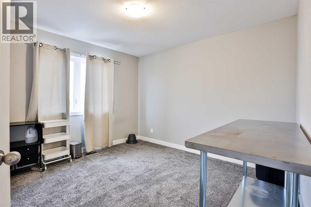 874 Jessie Mcleay Road N, Lethbridge, AB - Indoor Photo Showing Other Room