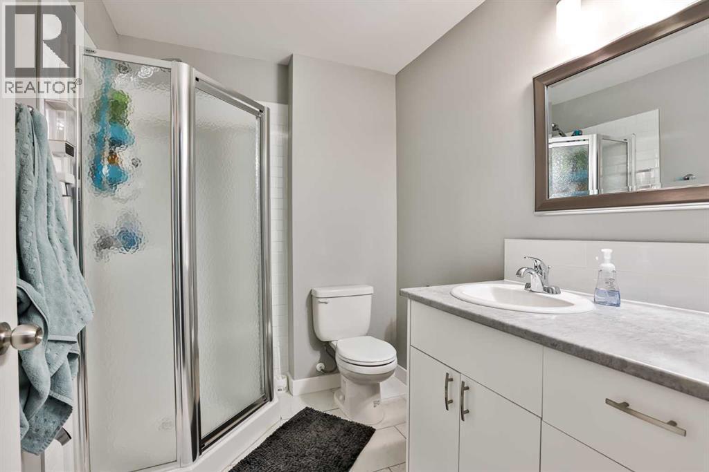 874 Jessie Mcleay Road N, Lethbridge, AB - Indoor Photo Showing Bathroom