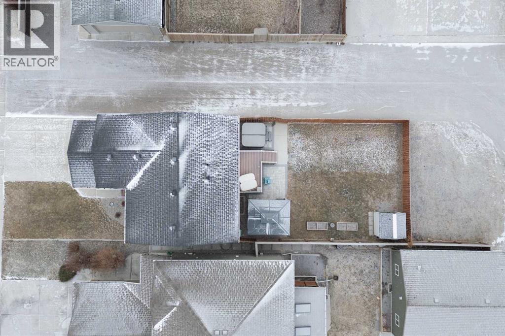 874 Jessie Mcleay Road N, Lethbridge, AB - Outdoor