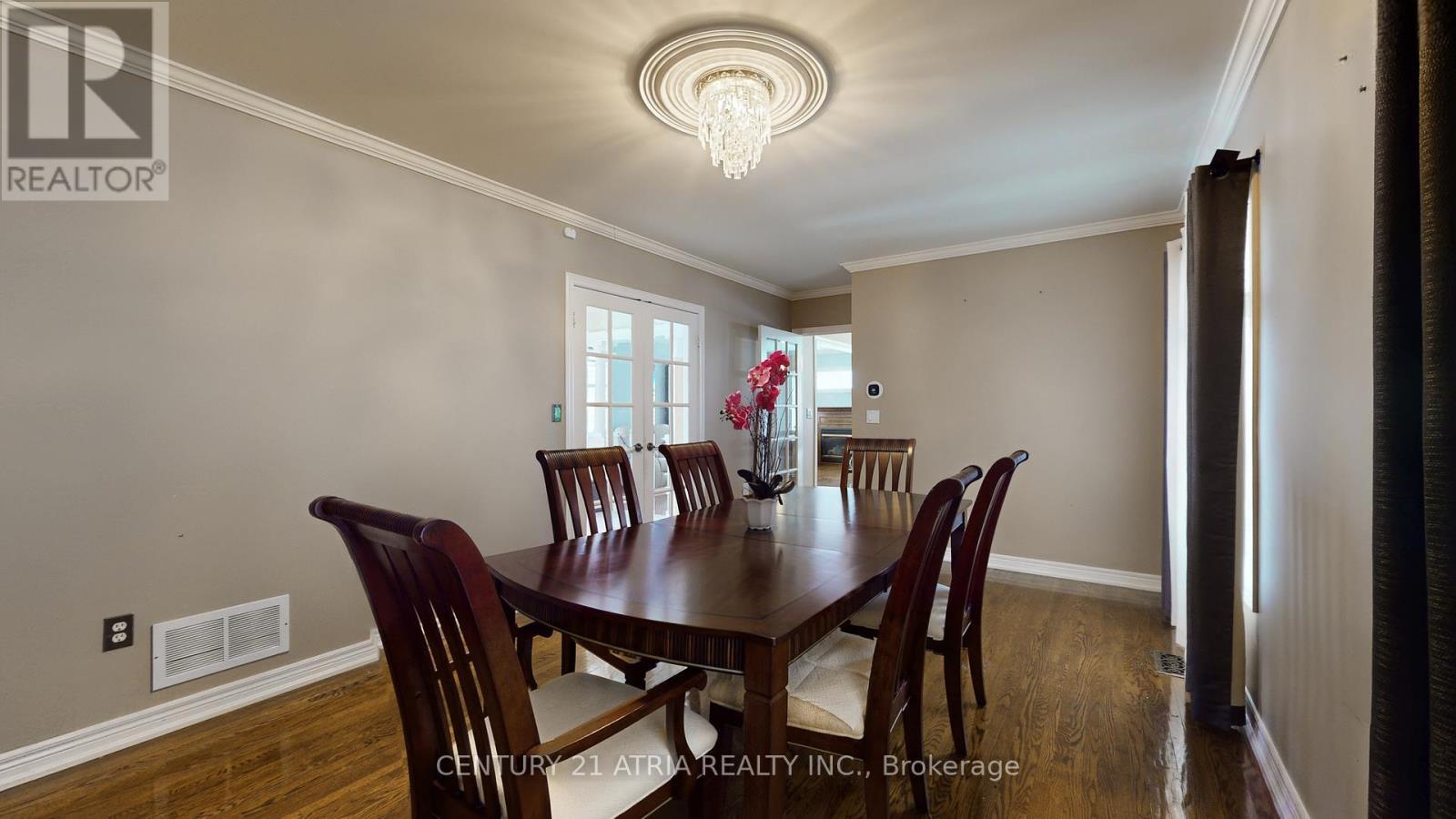 881 Knotty Pine Grove, Mississauga, ON - Indoor Photo Showing Dining Room