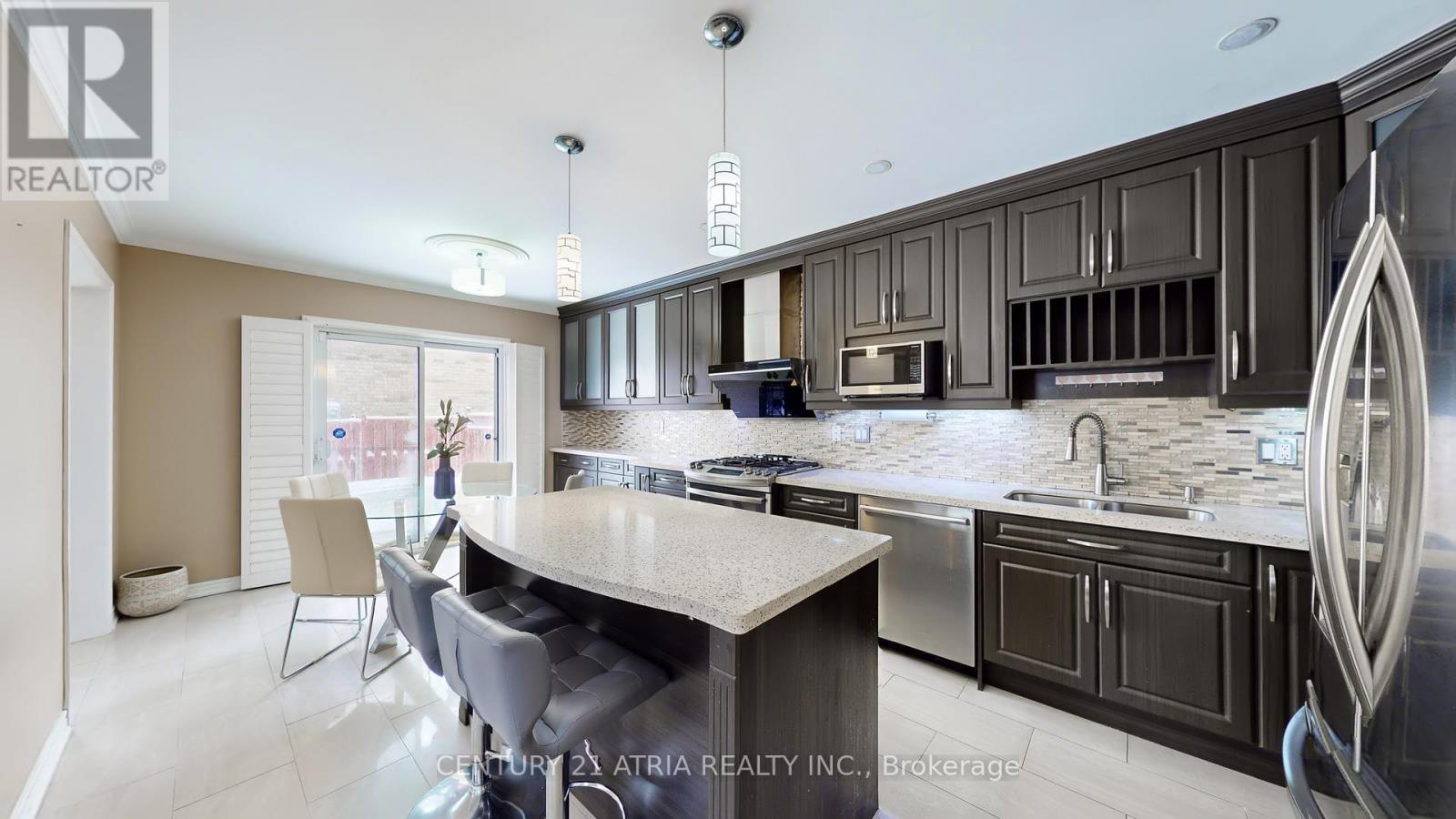 881 Knotty Pine Grove, Mississauga, ON - Indoor Photo Showing Kitchen With Upgraded Kitchen