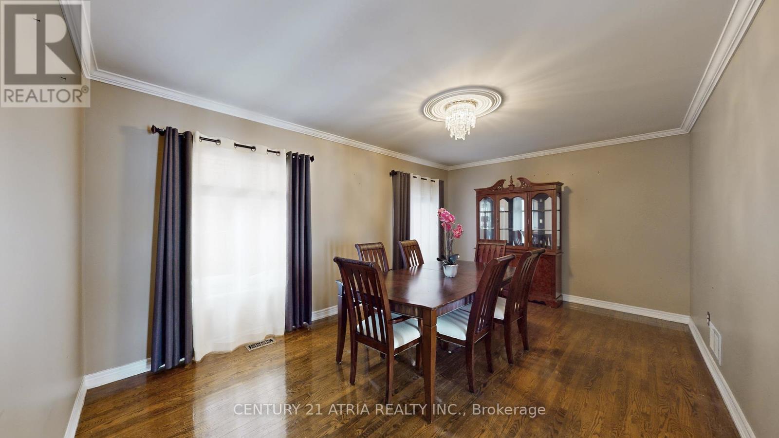 881 Knotty Pine Grove, Mississauga, ON - Indoor Photo Showing Dining Room