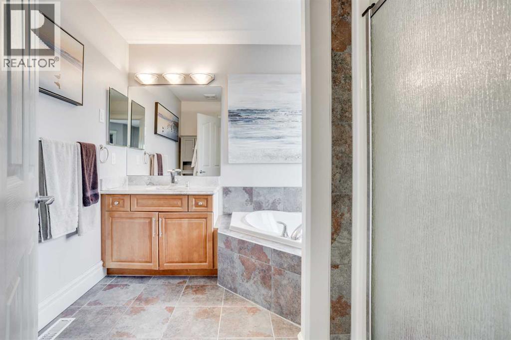 176 Maple Leaf Lane, Fort Mcmurray, AB - Indoor Photo Showing Bathroom
