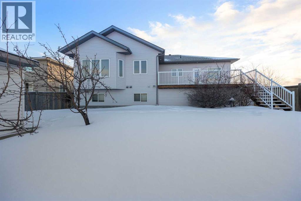 Back yard - 237 Trillium Road, Fort Mcmurray, AB - Outdoor With Deck Patio Veranda