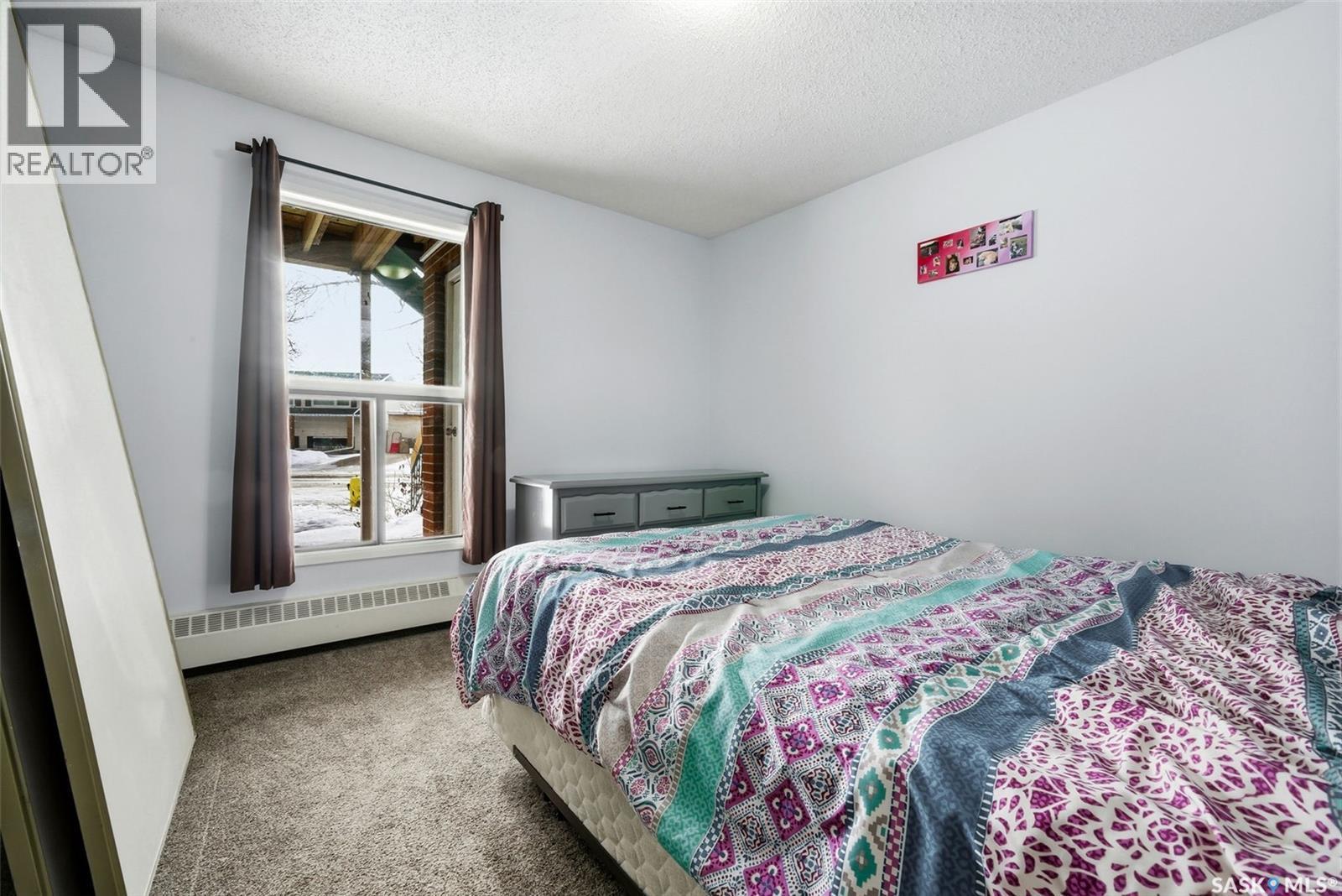 A 64 Nollet Avenue, Regina, SK - Indoor Photo Showing Bedroom