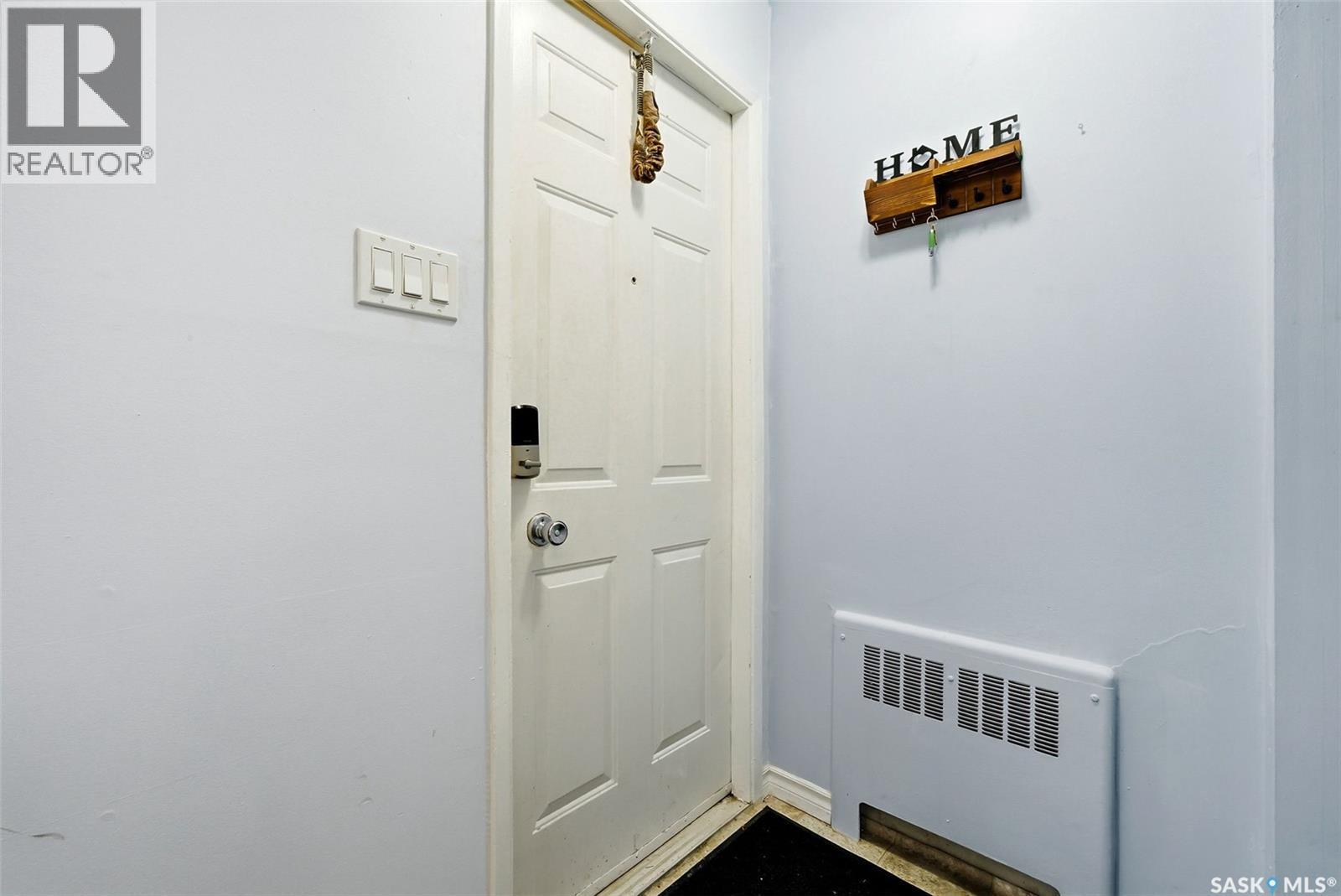 A 64 Nollet Avenue, Regina, SK - Indoor Photo Showing Other Room