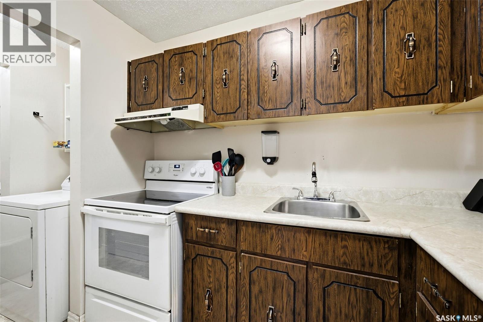 A 64 Nollet Avenue, Regina, SK - Indoor