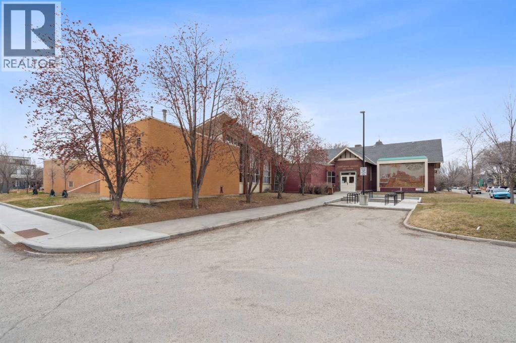 475 27 Avenue Nw, Calgary, AB - Outdoor