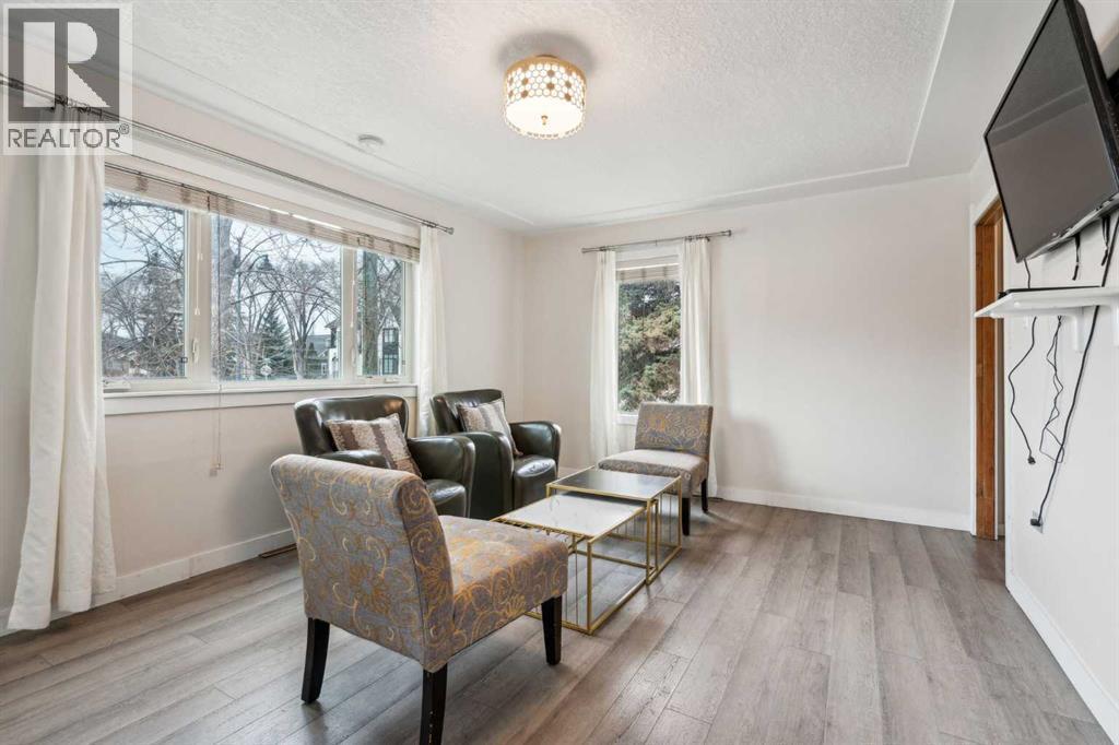 475 27 Avenue Nw, Calgary, AB - Indoor