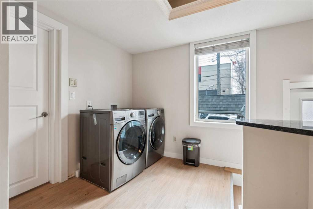 475 27 Avenue Nw, Calgary, AB - Indoor Photo Showing Laundry Room