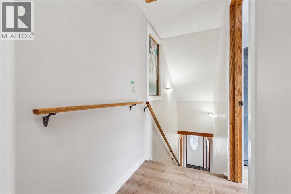 475 27 Avenue Nw, Calgary, AB - Indoor Photo Showing Other Room