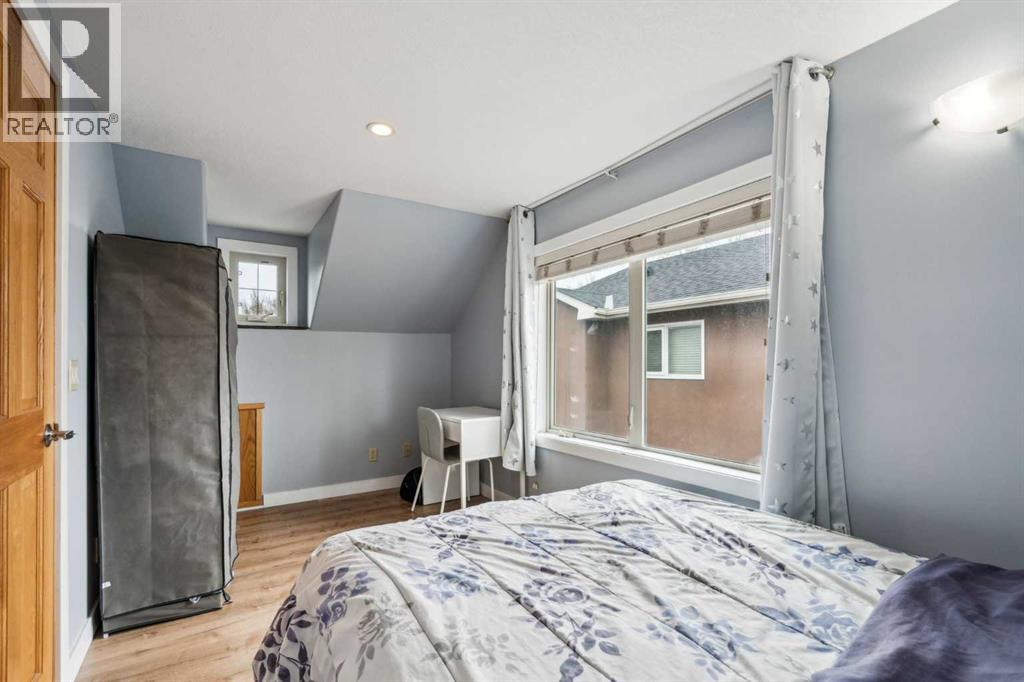 475 27 Avenue Nw, Calgary, AB - Indoor Photo Showing Bedroom