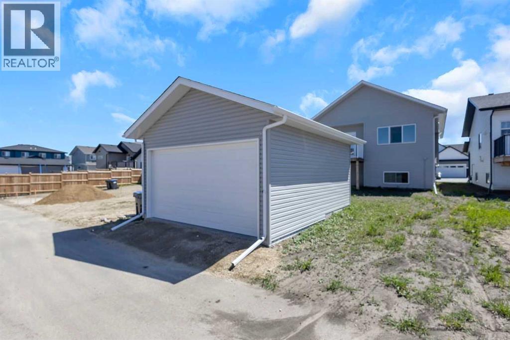 Newly built garage - 9 Ian Way, Sylvan Lake, AB - Outdoor