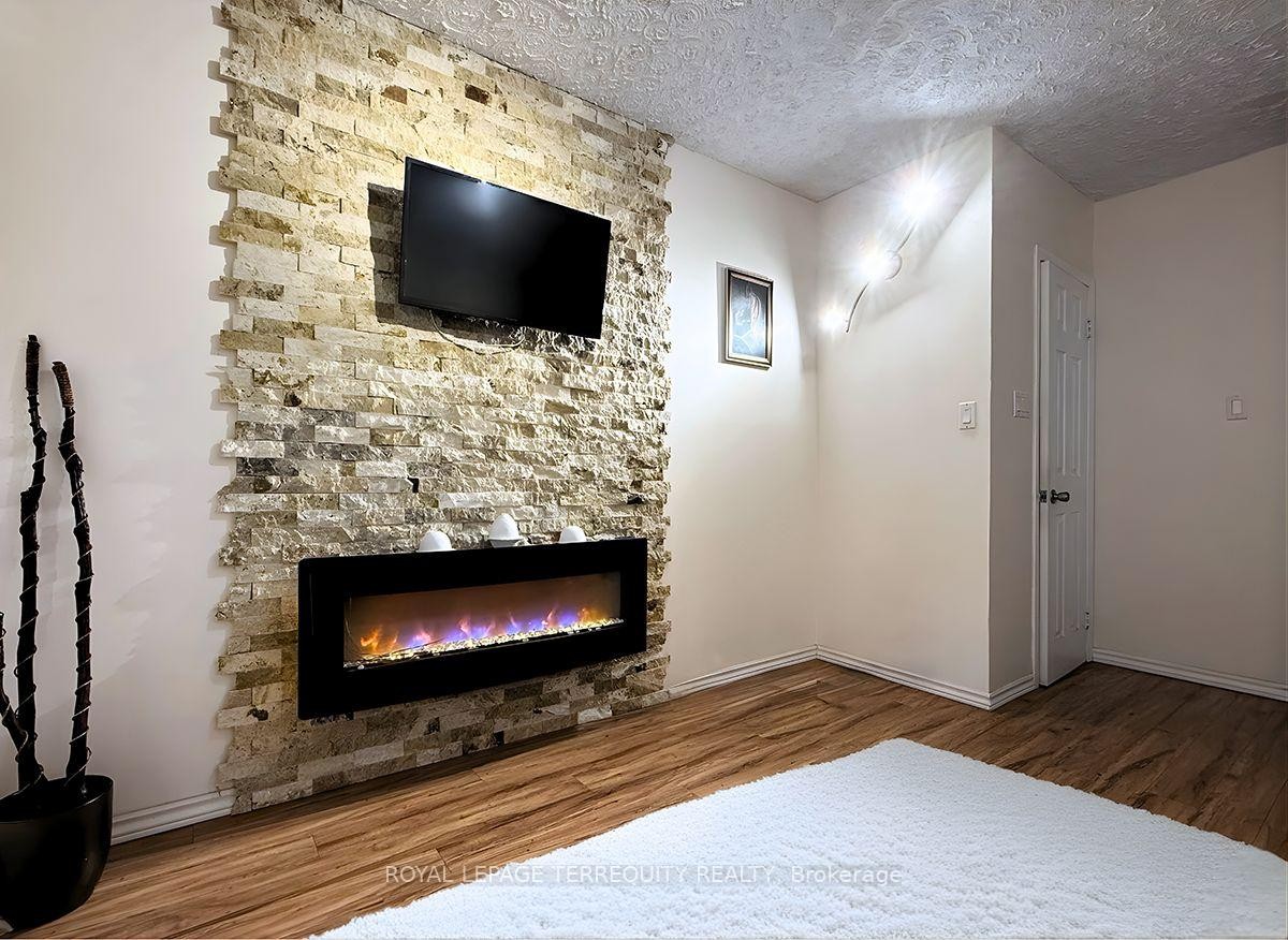 1704 Oberon Crescent, Mississauga, ON