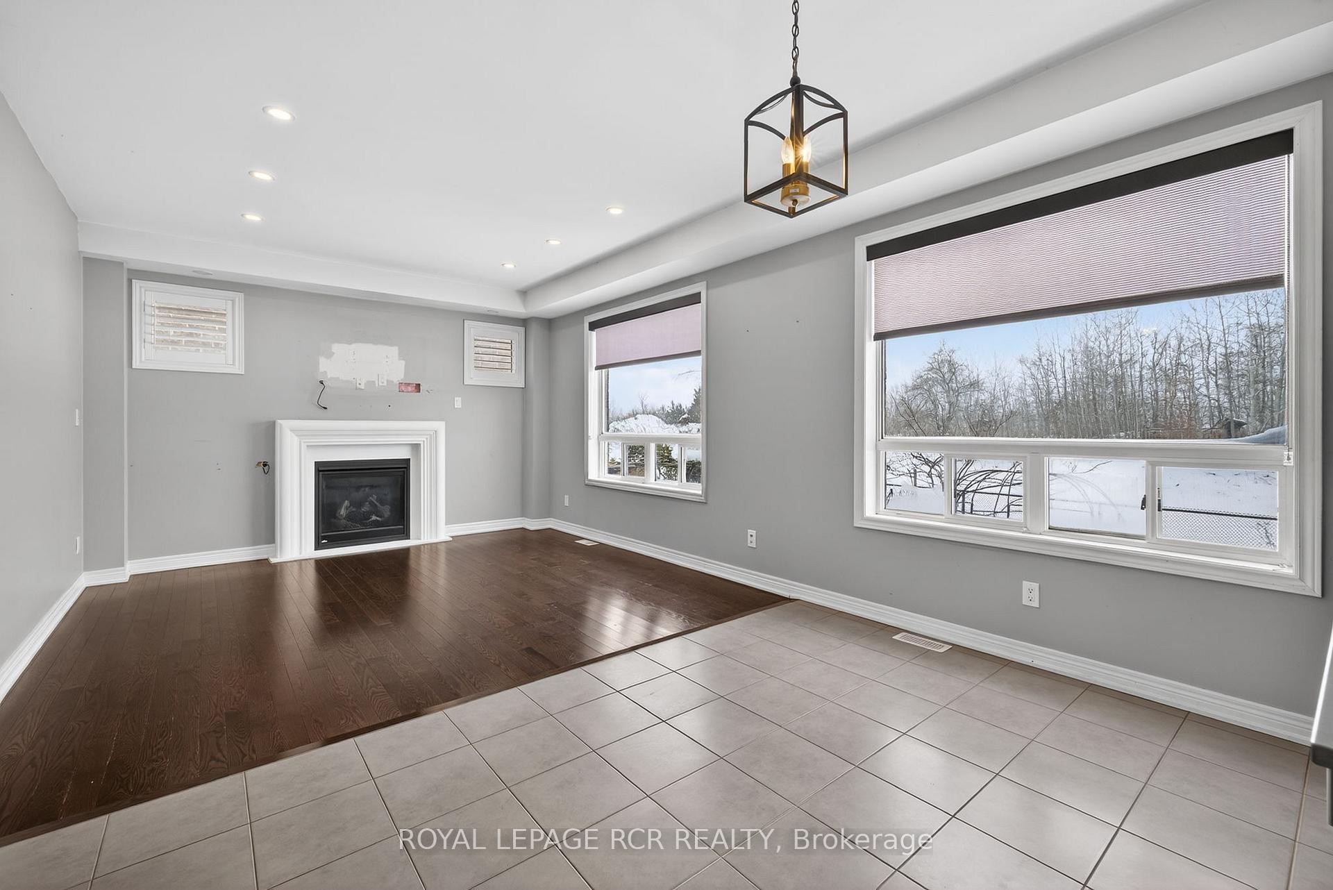 82 Lampkin Street, Georgina, ON - Indoor Photo Showing Living Room With Fireplace