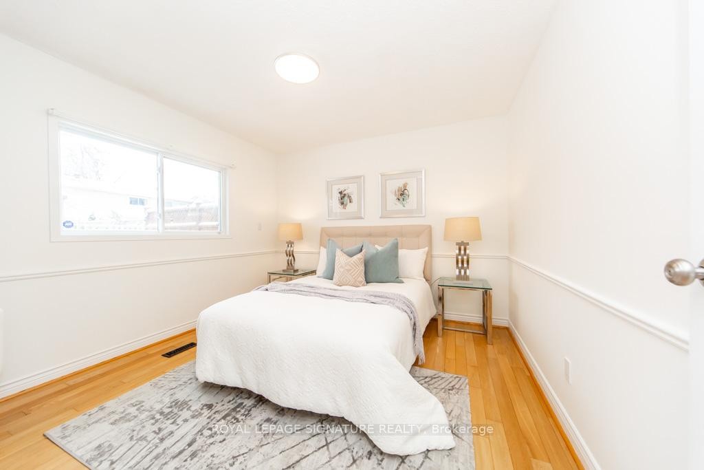 6172 Kindree Circle, Mississauga, ON - Indoor Photo Showing Bedroom