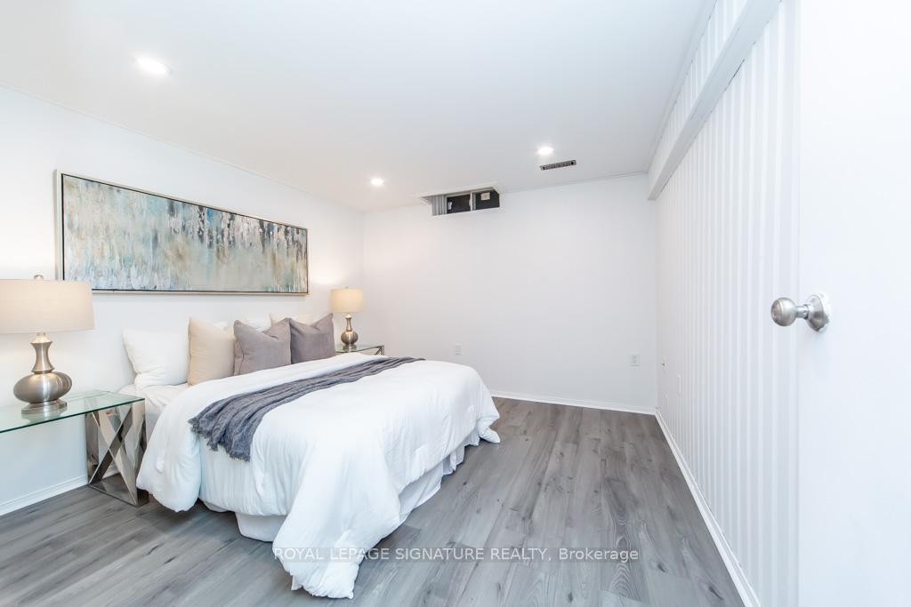 6172 Kindree Circle, Mississauga, ON - Indoor Photo Showing Bedroom