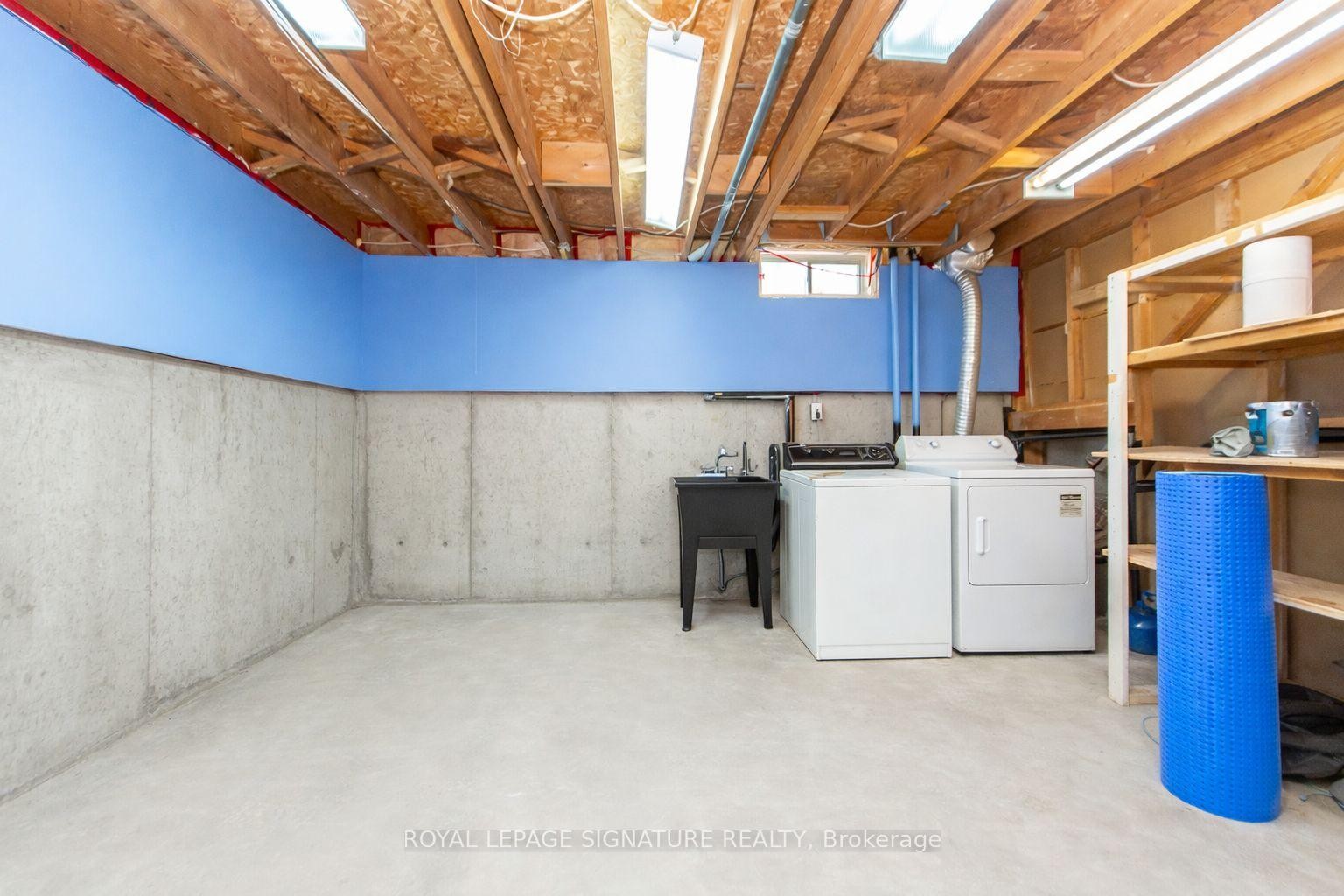 6172 Kindree Circle, Mississauga, ON - Indoor Photo Showing Laundry Room