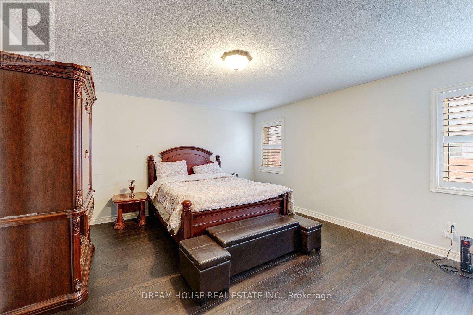 353 Michener Place, Milton, ON - Indoor Photo Showing Bedroom