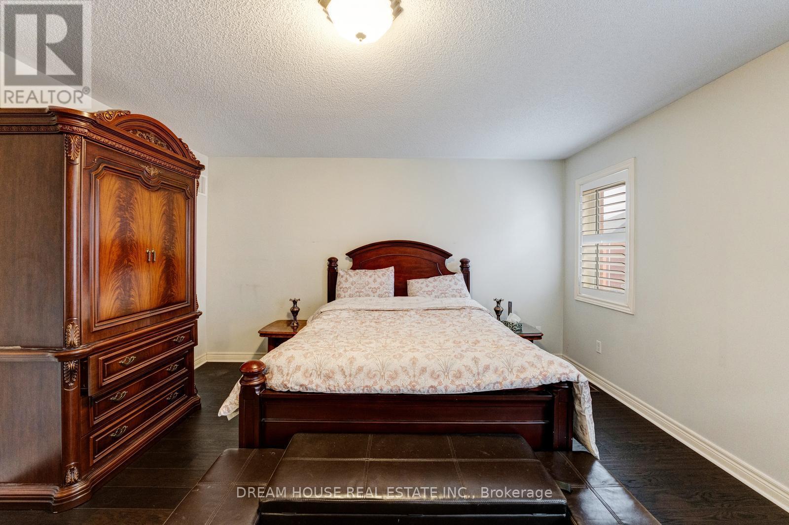 353 Michener Place, Milton, ON - Indoor Photo Showing Bedroom