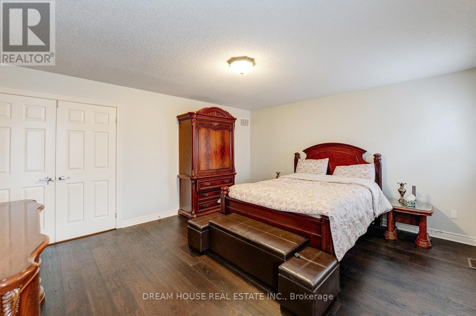 353 Michener Place, Milton, ON - Indoor Photo Showing Bedroom