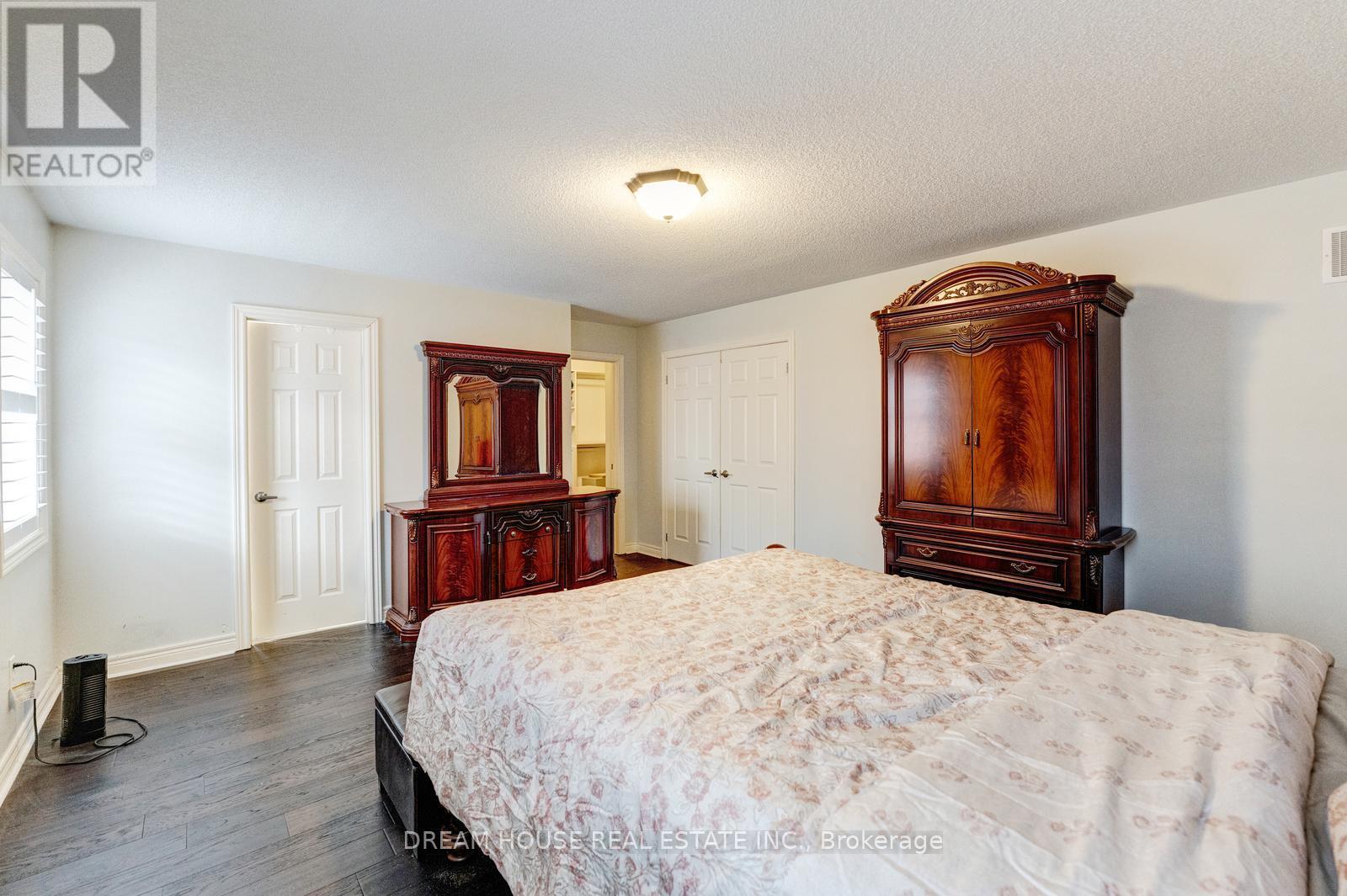 353 Michener Place, Milton, ON - Indoor Photo Showing Bedroom