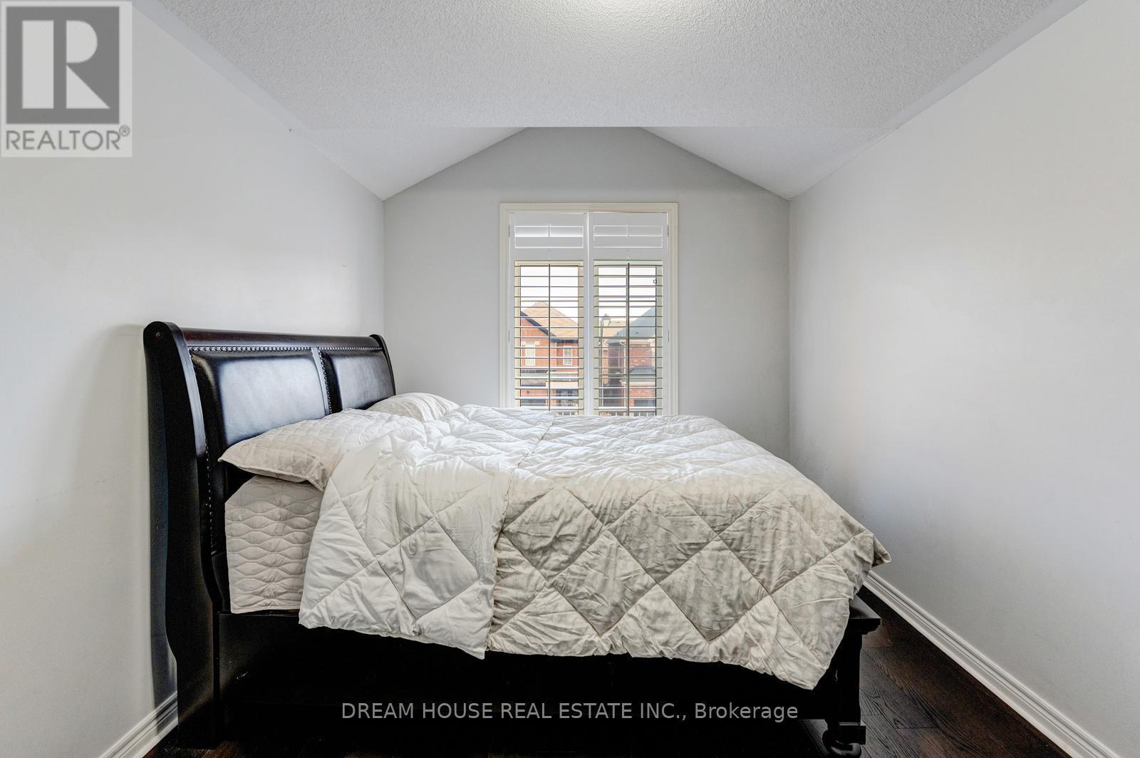 353 Michener Place, Milton, ON - Indoor Photo Showing Bedroom