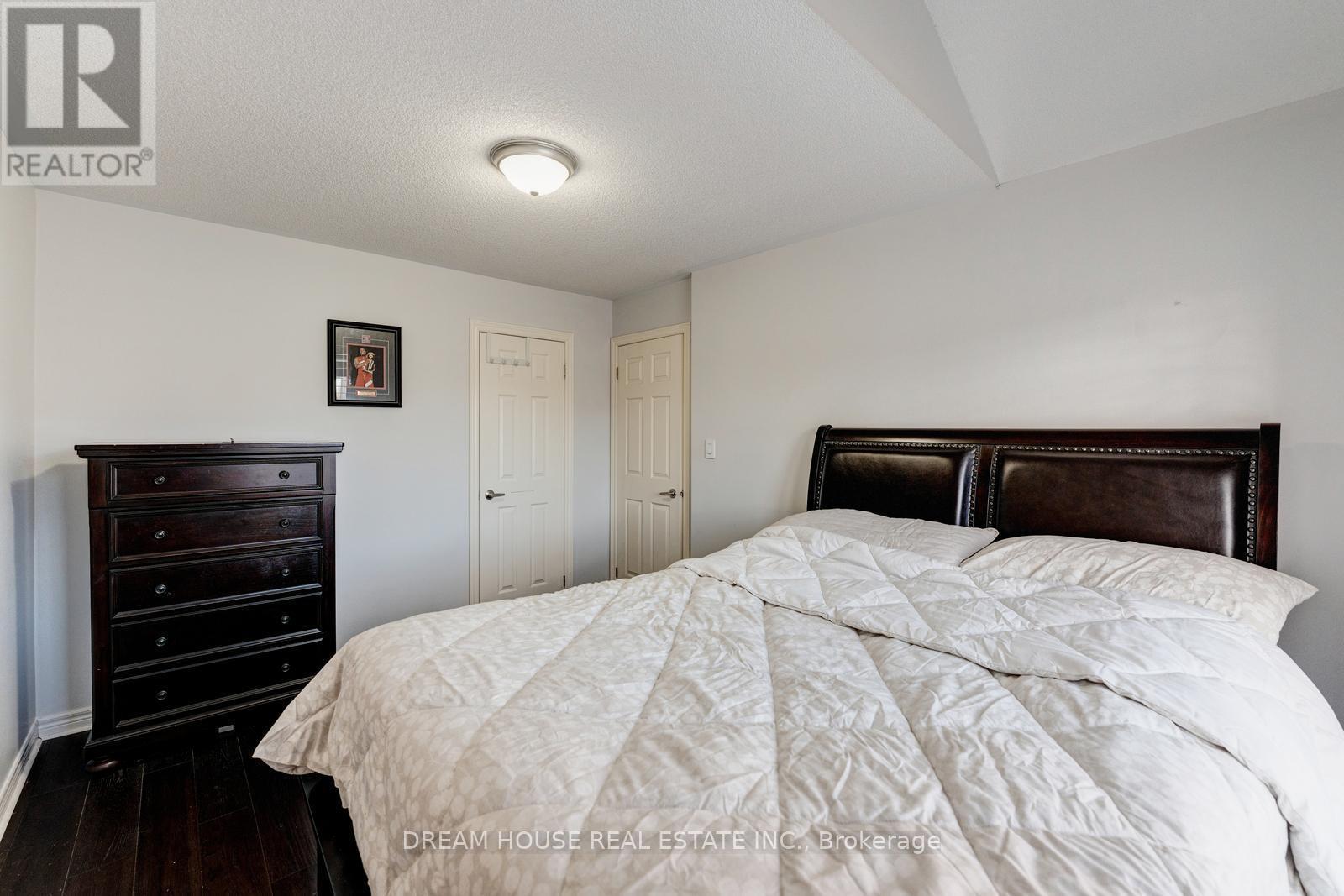 353 Michener Place, Milton, ON - Indoor Photo Showing Bedroom
