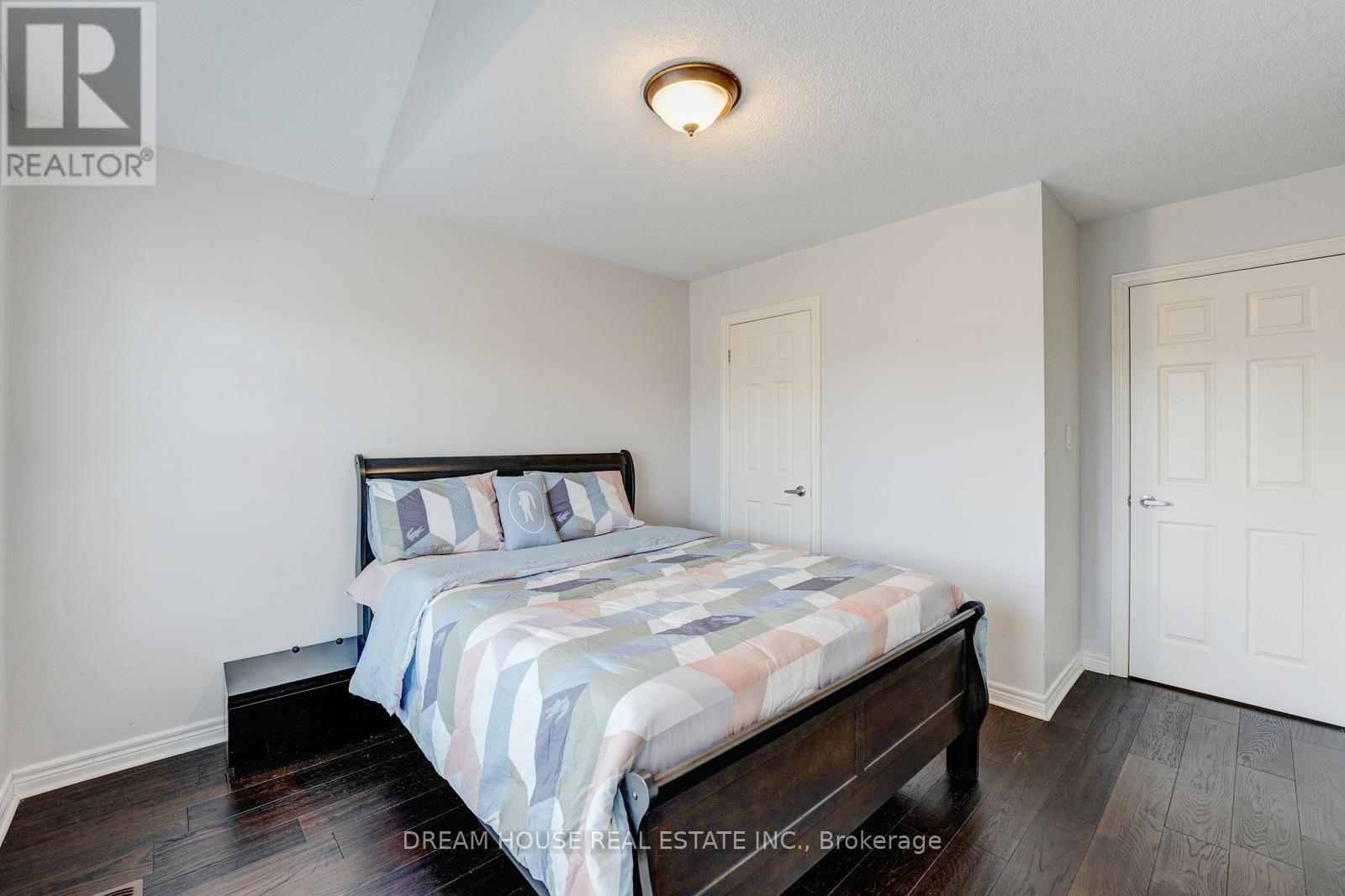 353 Michener Place, Milton, ON - Indoor Photo Showing Bedroom