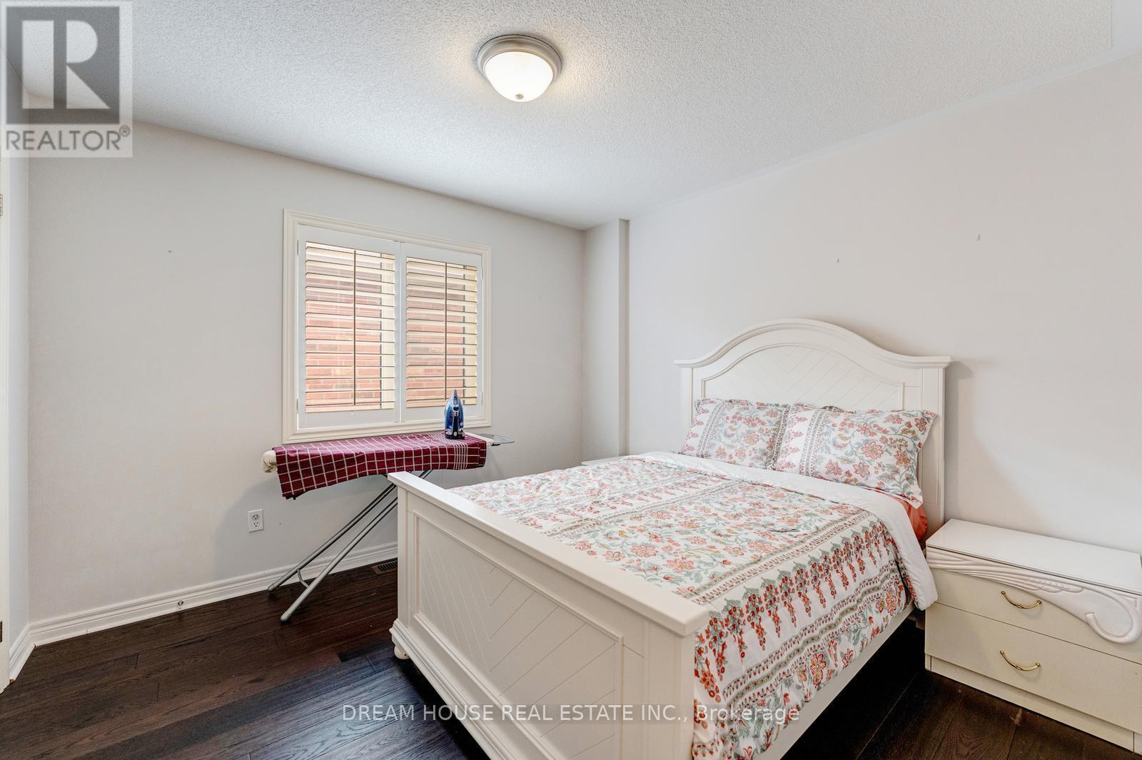 353 Michener Place, Milton, ON - Indoor Photo Showing Bedroom