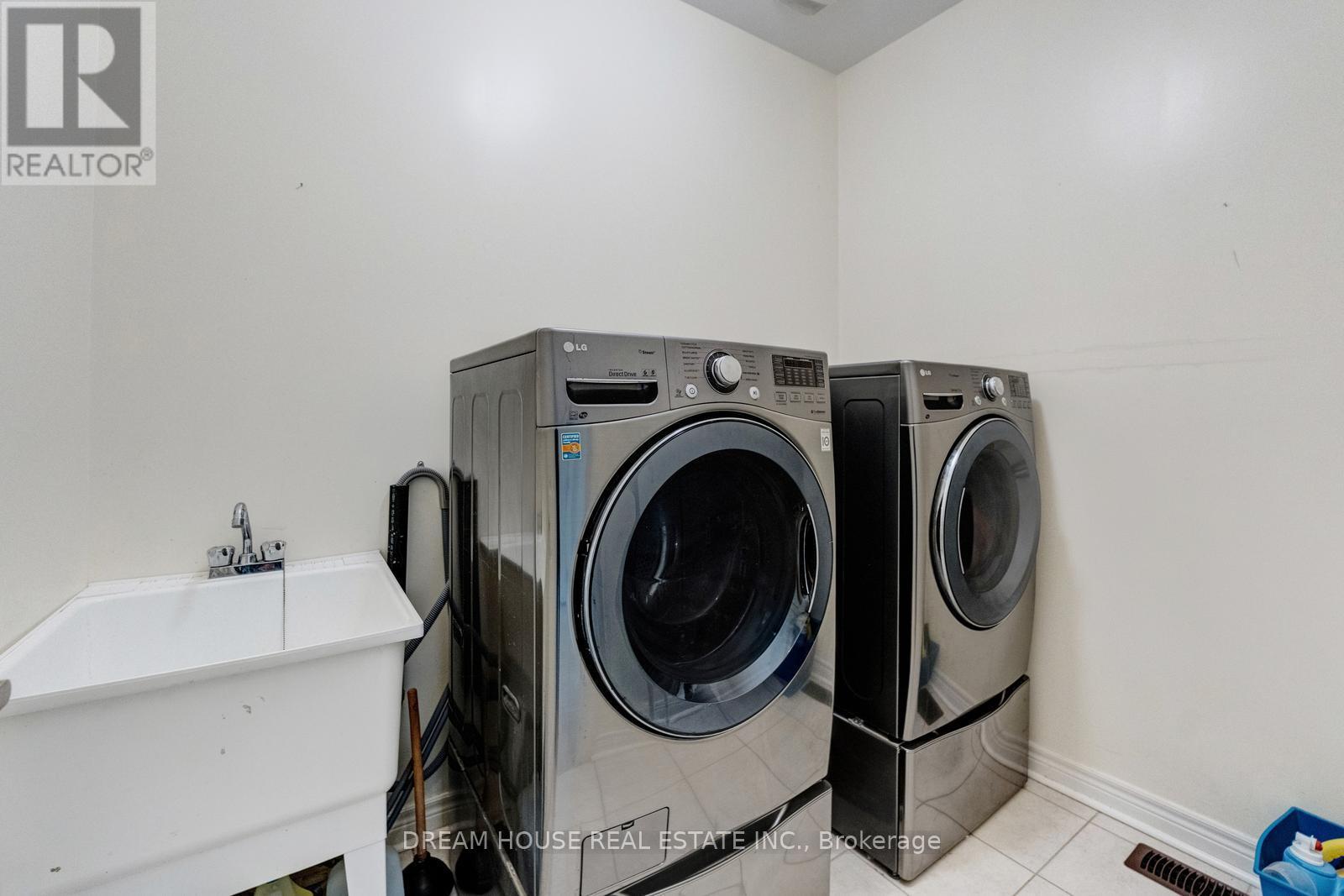 353 Michener Place, Milton, ON - Indoor Photo Showing Laundry Room