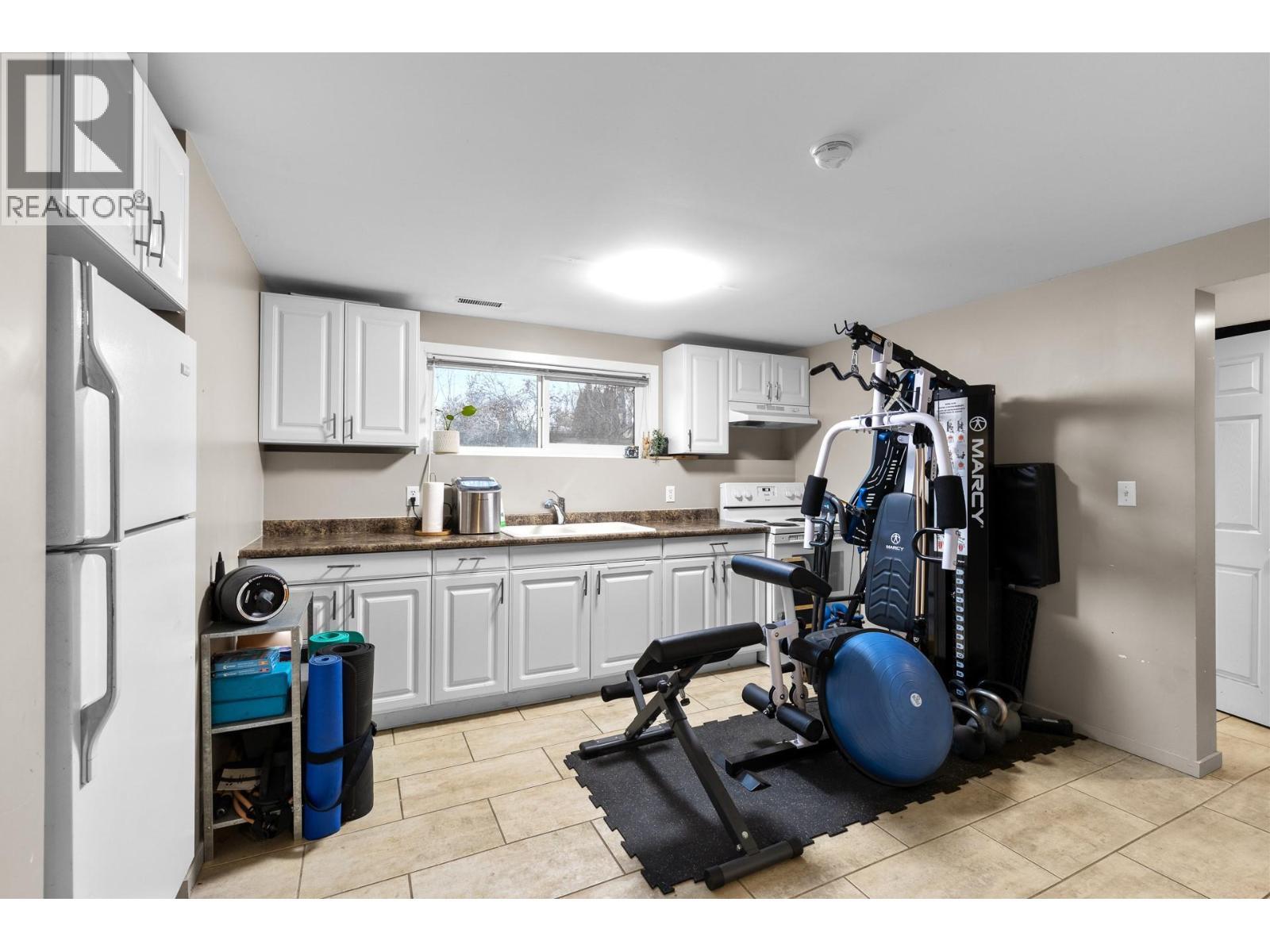 1231 Kelglen Crescent, Kelowna, BC - Indoor